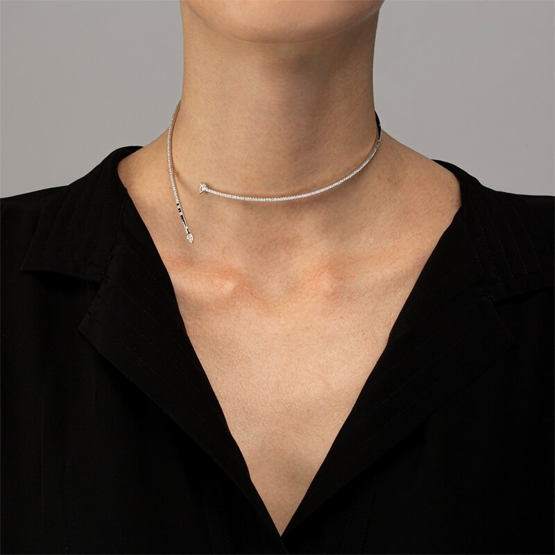 flexible choker necklace